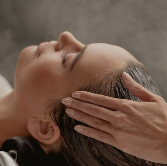 Why Does My Hair Tangle So Easily? A Scalp-First Guide to More Manageable Hair