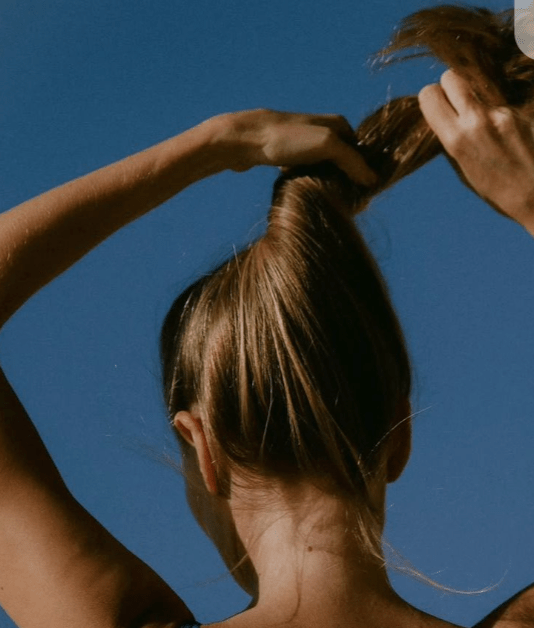 The Truth About Dry Shampoo: What It Does to Your Scalp Over Time - L'Ouest