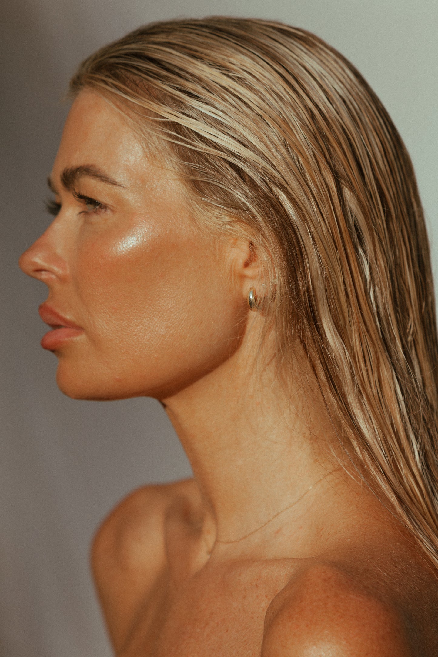 LEAVE-IN CONDITIONER